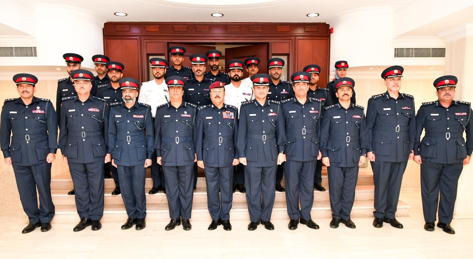 المفتش العام يتفقد إدارات مكتب الوكيل المساعد للشئون القانونية للوقوف على الاستعدادات الأمنية<